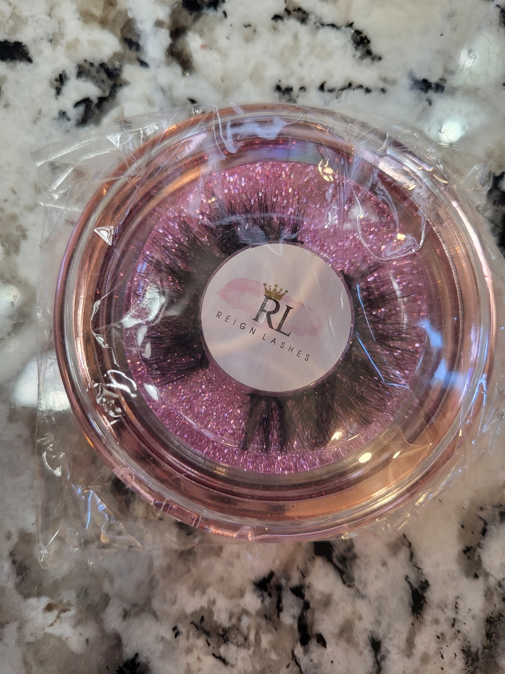 Dramatic Black Round Lash Case - Black False Eyelashes